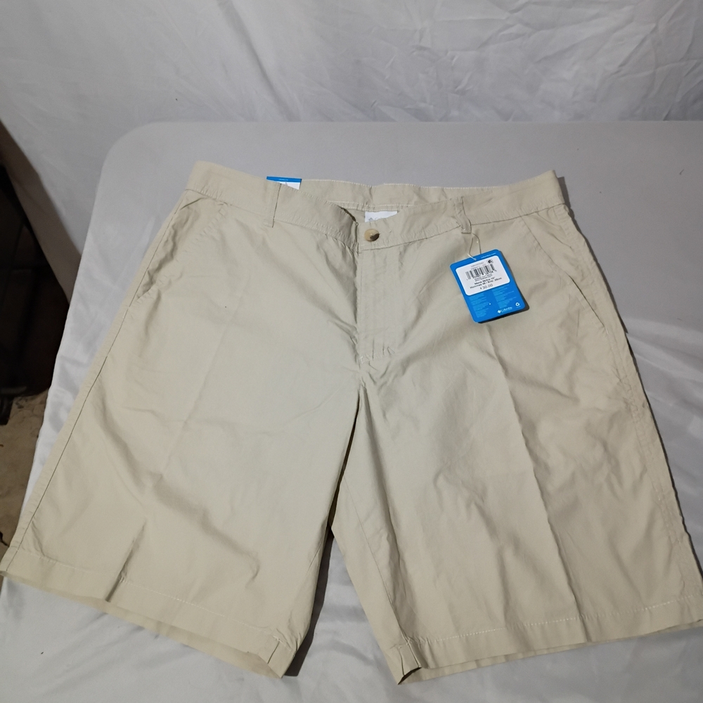Columbia Men's Tan Flat Front Shorts